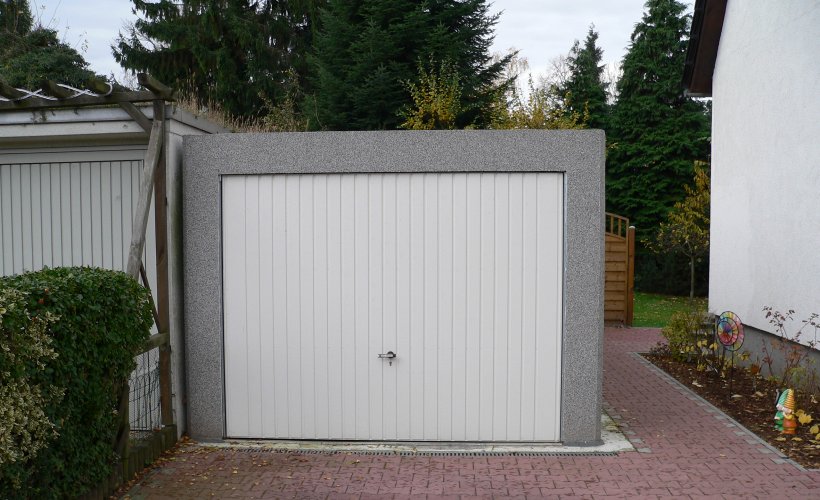 Kleine Preise für Fertiggaragen aus Stahl und Beton. Kleine Preise für Fertiggaragen aus Stahl und Beton.